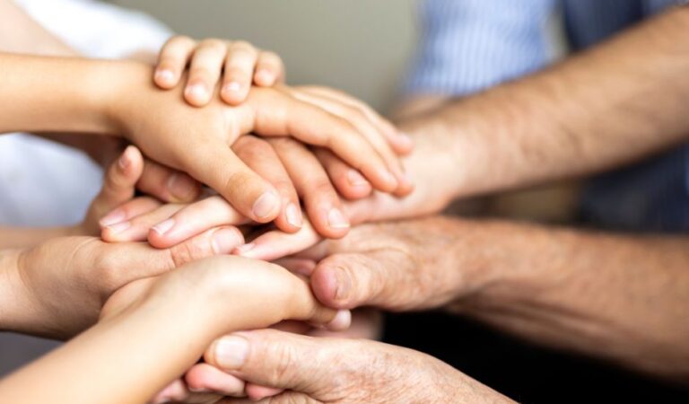 The Complete Guide to Creating a Family Emergency Communication Plan